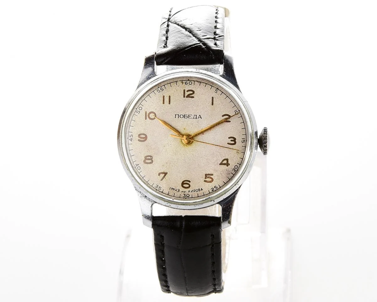 Vintage Pobeda watch with central seconds hand, 3rd quarter of 1954