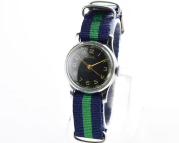 Excellent Soviet Pobeda mechanical watch with central seconds hand