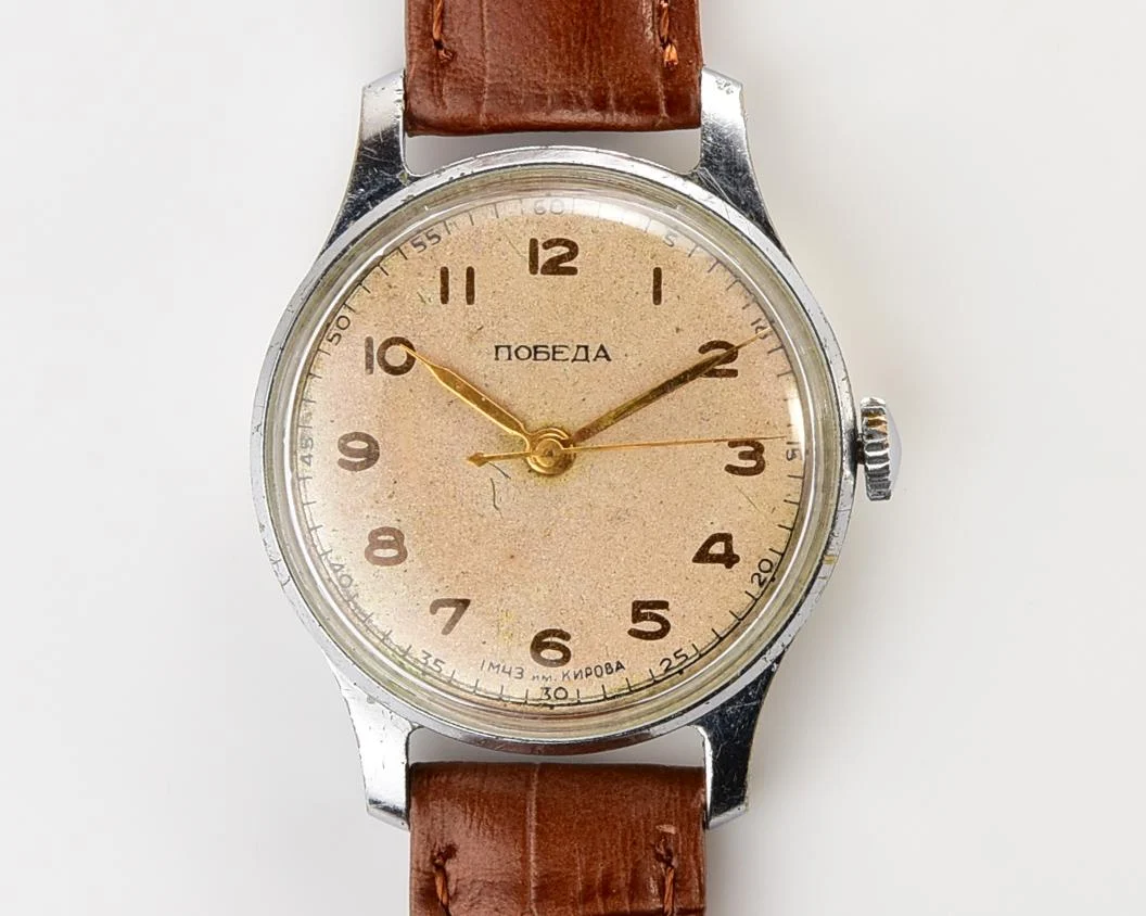 Vintage Pobeda watch with central seconds hand, 1MCHZ 2nd quarter of 1955