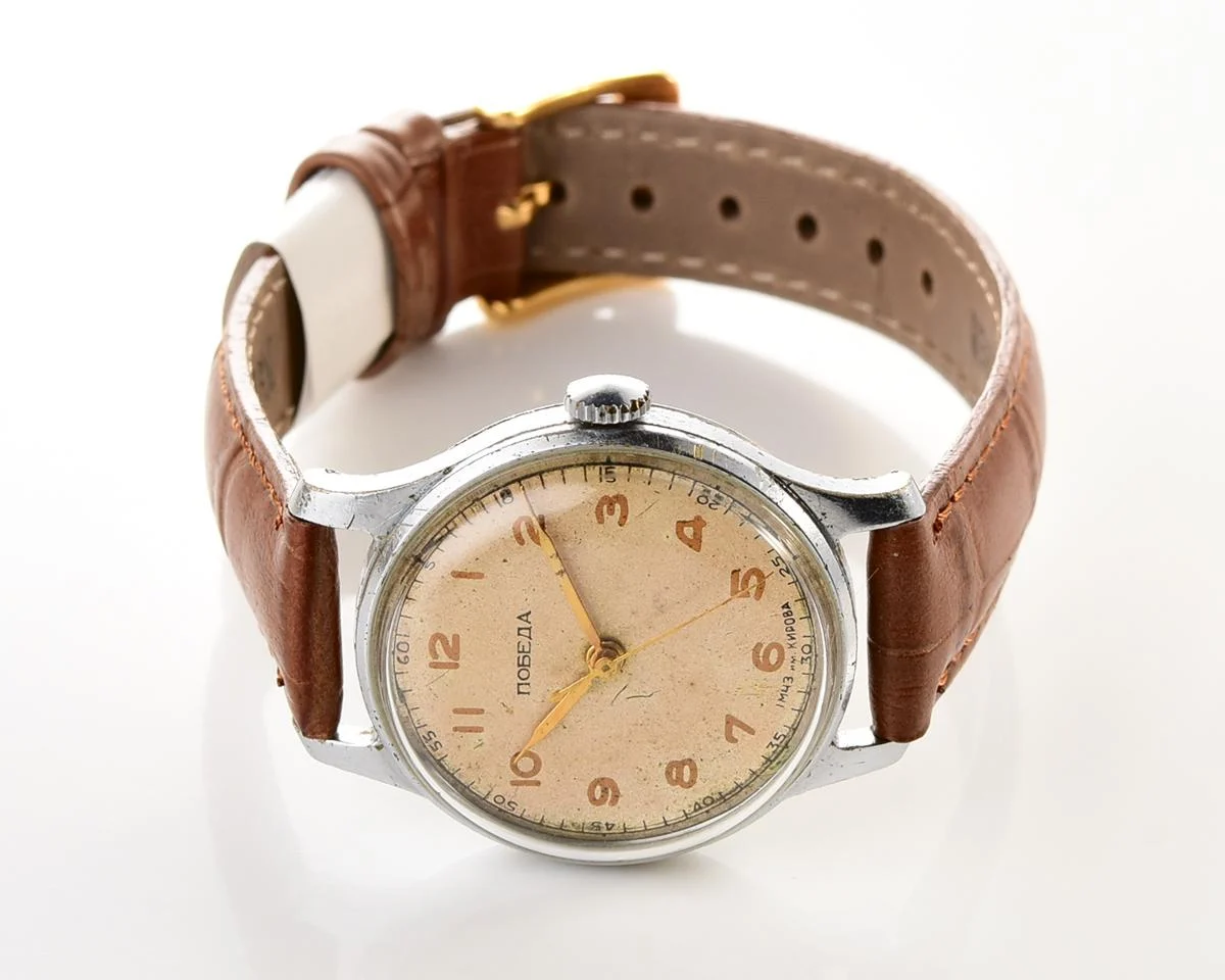 Vintage Pobeda watch with central seconds hand, 1MCHZ 2nd quarter of 1955
