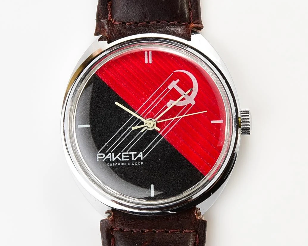 Black & Red vintage mechanical Raketa watch