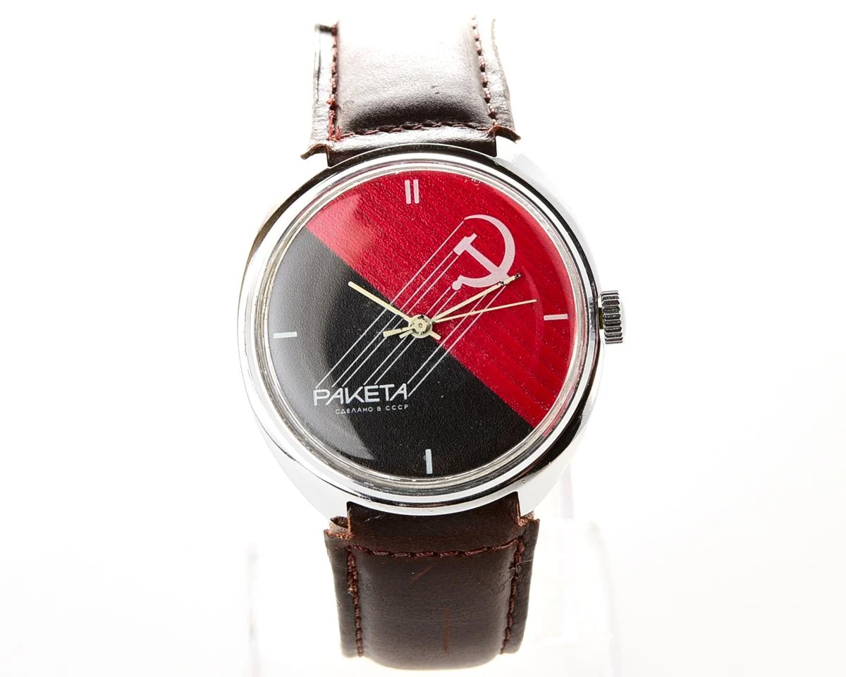 Black & Red vintage mechanical Raketa watch