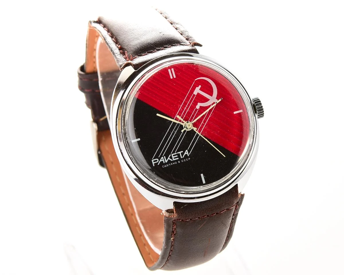 Black & Red vintage mechanical Raketa watch