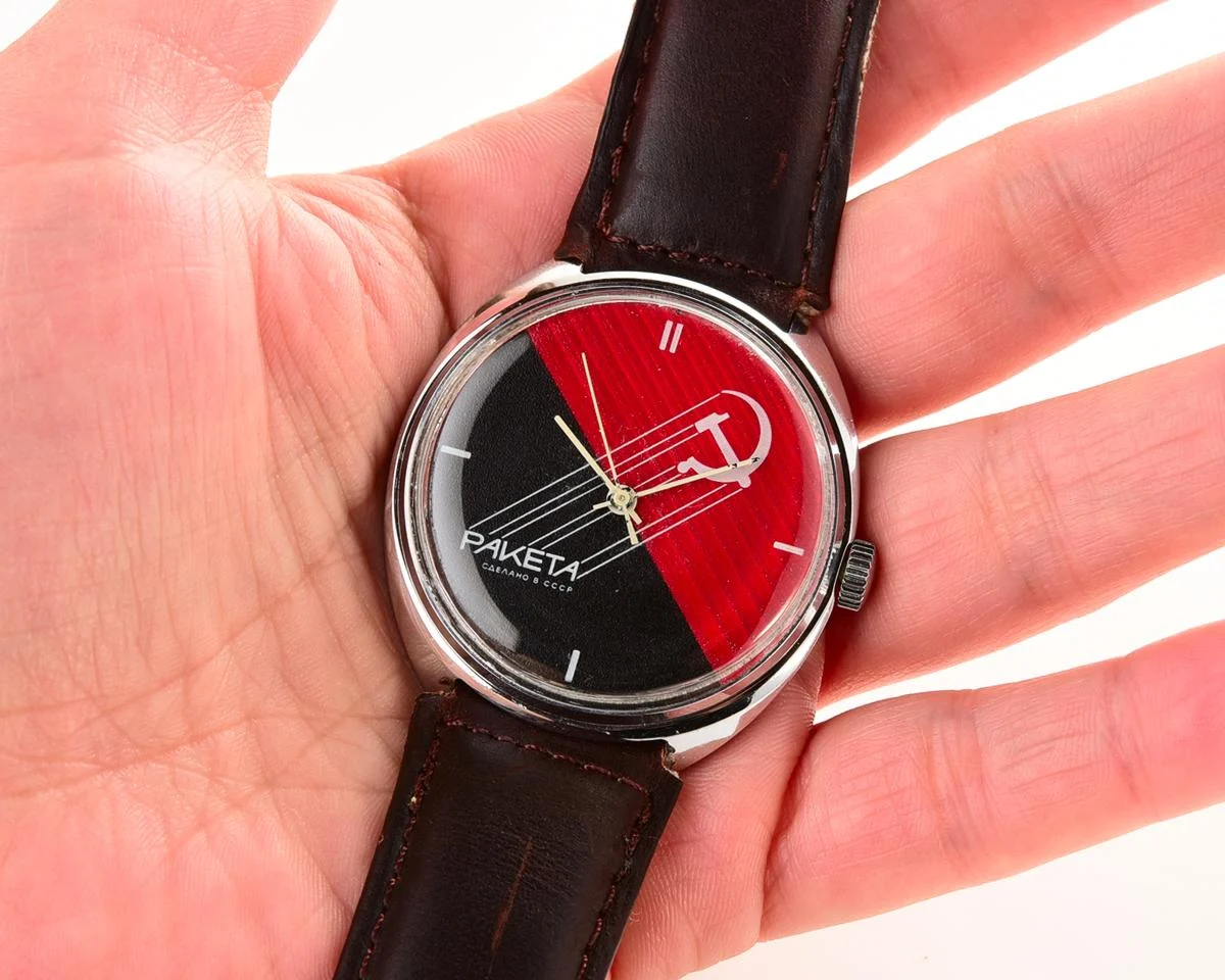 Black & Red vintage mechanical Raketa watch