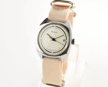 Vintage Soviet wrist watch Raketa