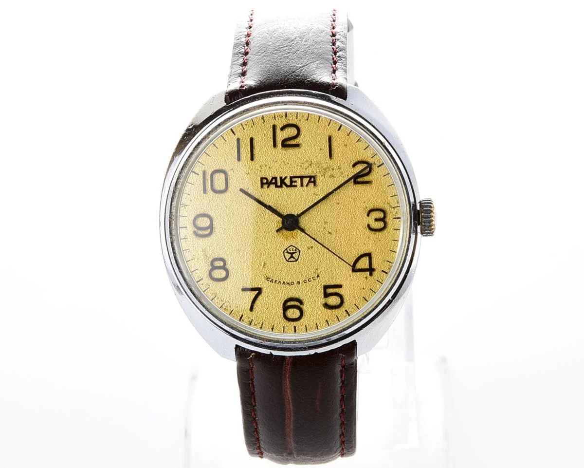 Large vintage Raketa mechanical watch