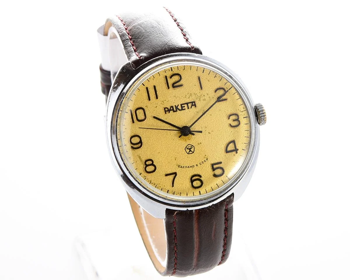 Large vintage Raketa mechanical watch