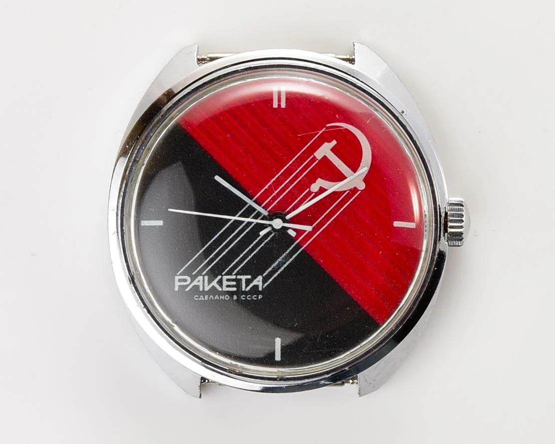 Black & Red vintage mechanical Raketa watch