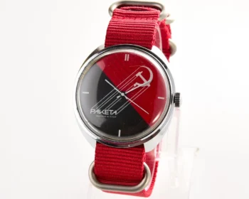 Black & Red vintage mechanical Raketa watch