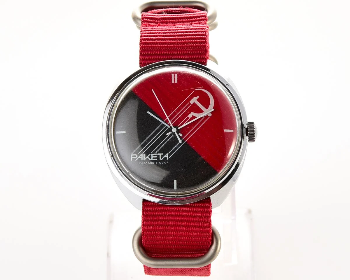 Black & Red vintage mechanical Raketa watch