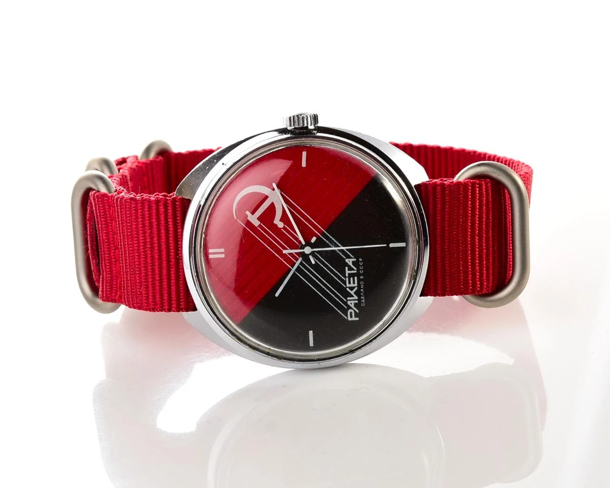 Black & Red vintage mechanical Raketa watch