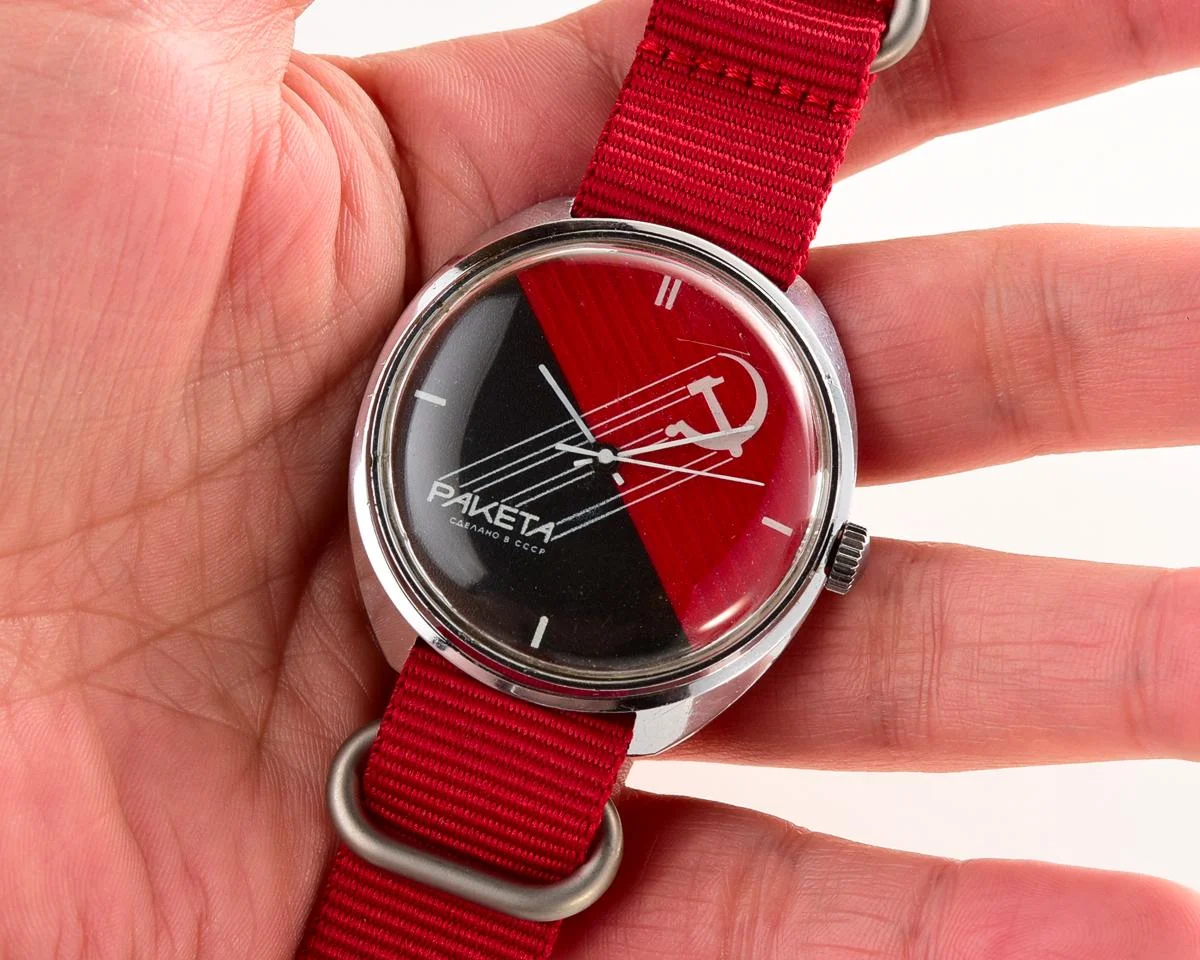 Black & Red vintage mechanical Raketa watch