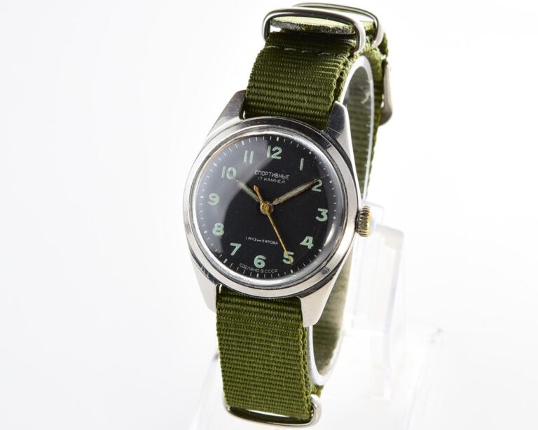 Excellent condition vintage soviet SPORTIVNIE mechanical watch