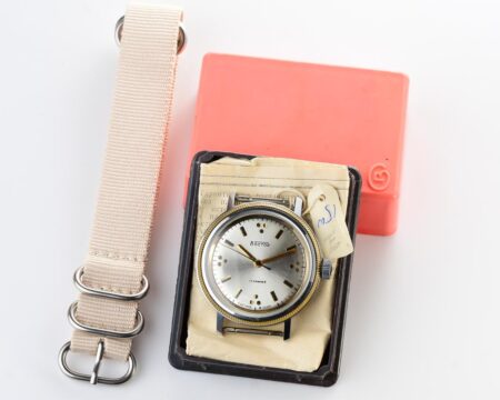 TIME CAPSULE: Vostok mechanical watch – new old stock(NOS)!