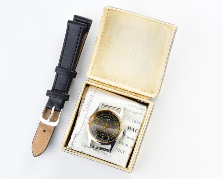 TIME CAPSULE:  ZARIA vintage wrist watch for ladies – new old stock(NOS)!