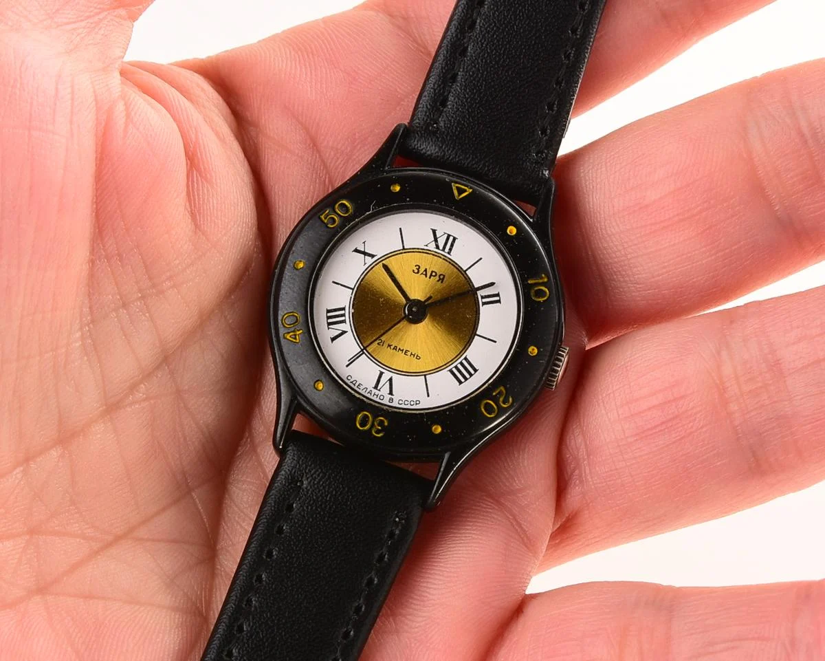TIME CAPSULE: Zaria vintage wrist watch for ladies – New Old Stock (NOS)!