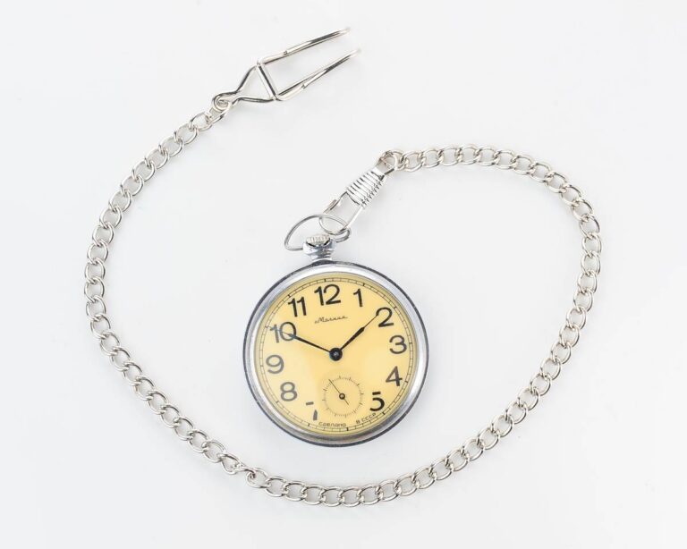 Molnija open face vintage soviet pocket watch