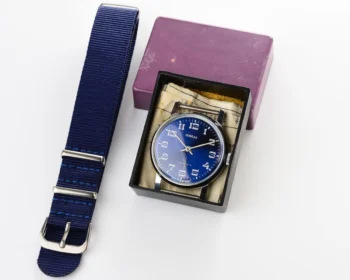 TIME CAPSULE: Soviet mechanical Pobeda watch in box – New Old Stock (NOS)!