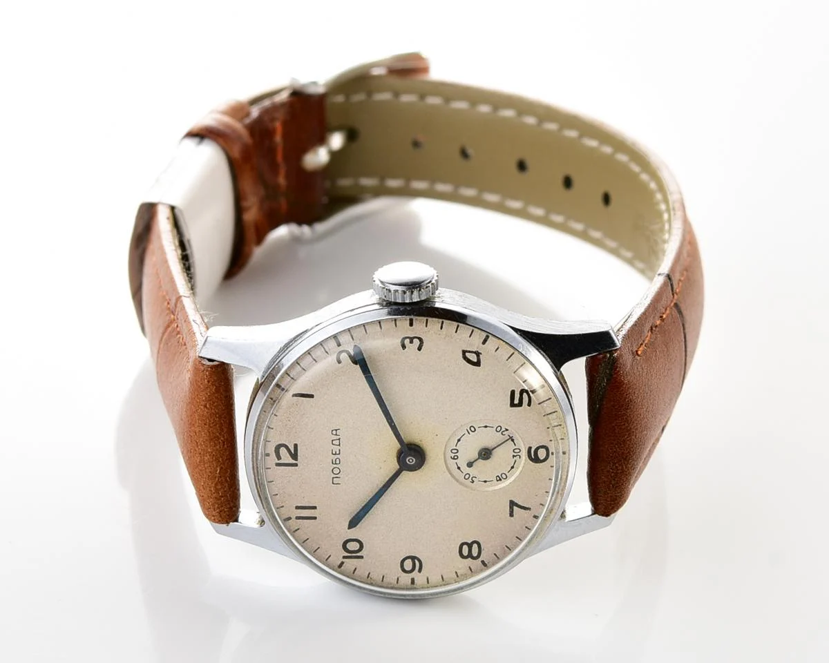 Excellent vintage Soviet mechanical Pobeda watch from the 2nd quarter of 1955!