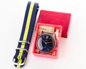 TIME CAPSULE: Mechanical Pobeda watch in box – New Old Stock (NOS)!