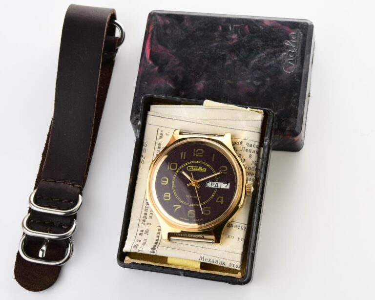 TIME CAPSULE: Large soviet gold-plated mechanical watch Slava