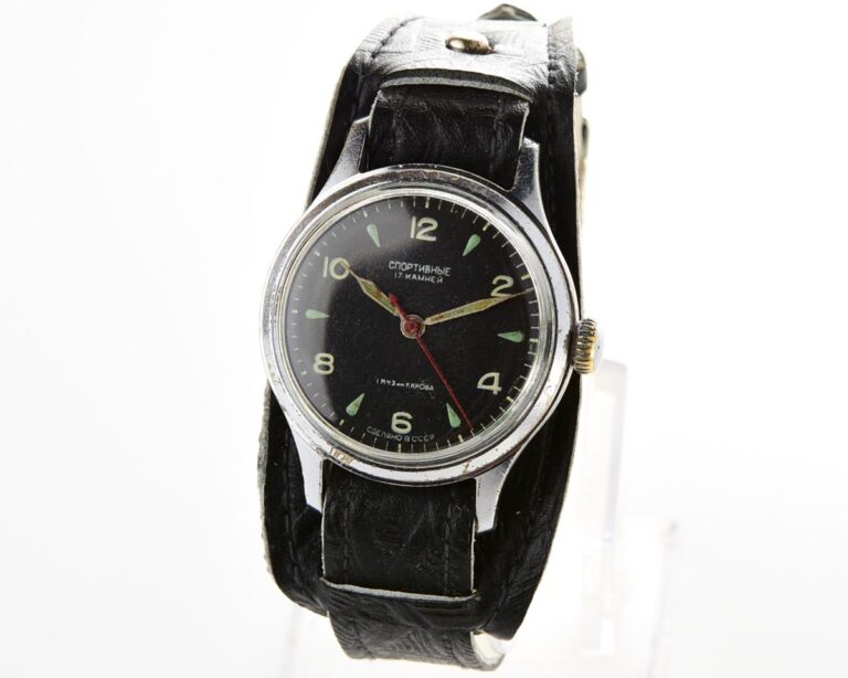 Excellent condition vintage soviet SPORTIVNIE mechanical watch
