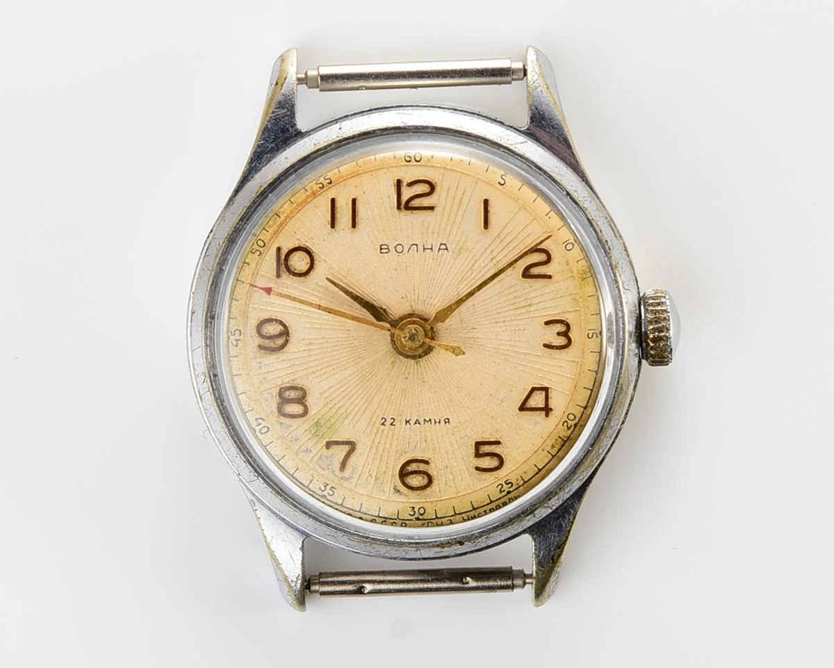 Soviet Volna 22 jewels vintage mechanical watch - 2nd quarter of 1960!