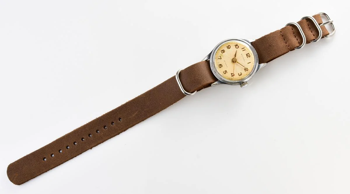 Soviet Volna 22 jewels vintage mechanical watch - 2nd quarter of 1960!