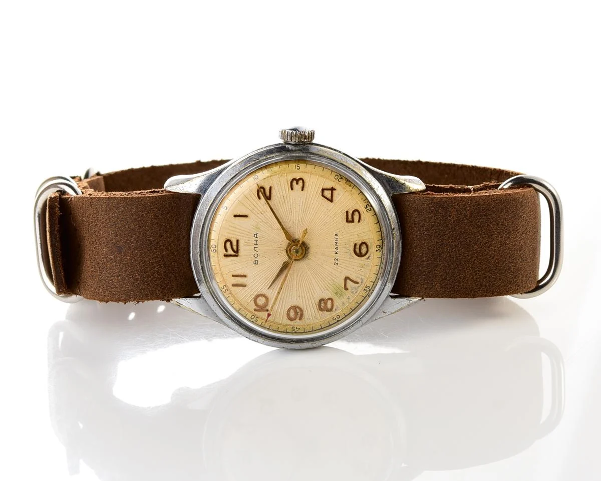 Soviet Volna 22 jewels vintage mechanical watch - 2nd quarter of 1960!