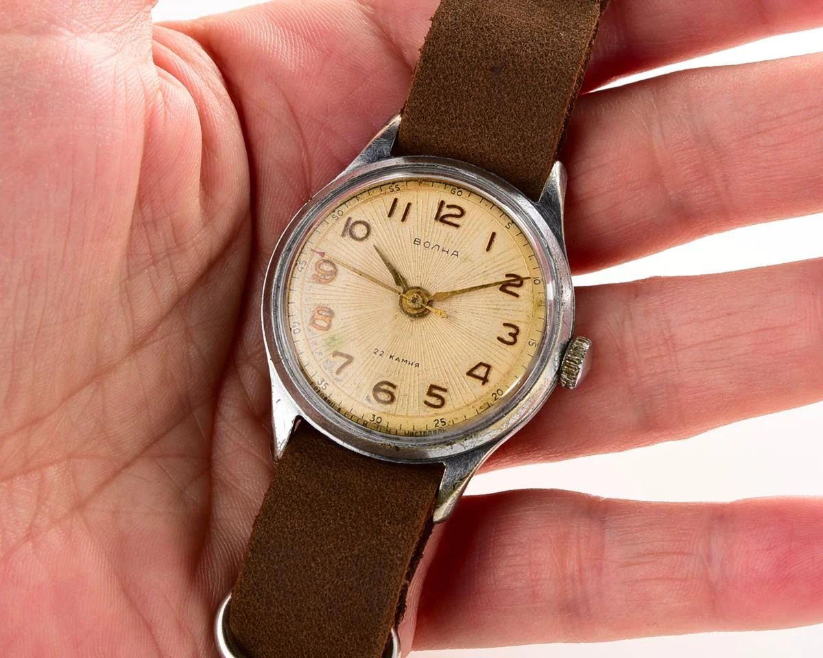 Soviet Volna 22 jewels vintage mechanical watch - 2nd quarter of 1960!