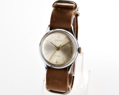 Wostok (Vostok) mechanical wrist watch with 22 jewels precision movement