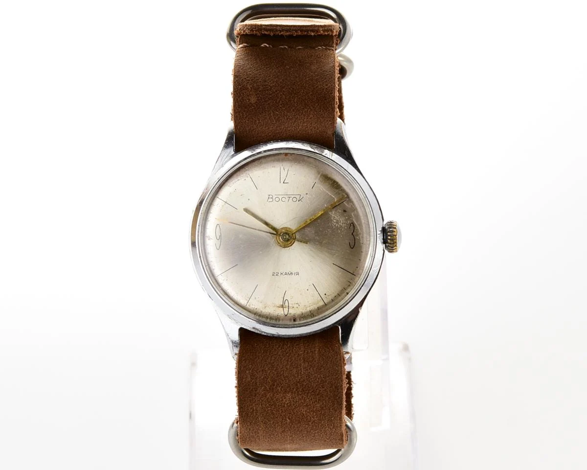 Wostok (Vostok) mechanical wrist watch with 22 jewels precision movement