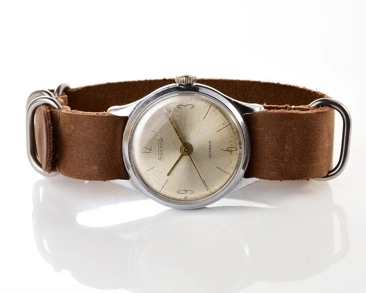 Wostok (Vostok) mechanical wrist watch with 22 jewels precision movement