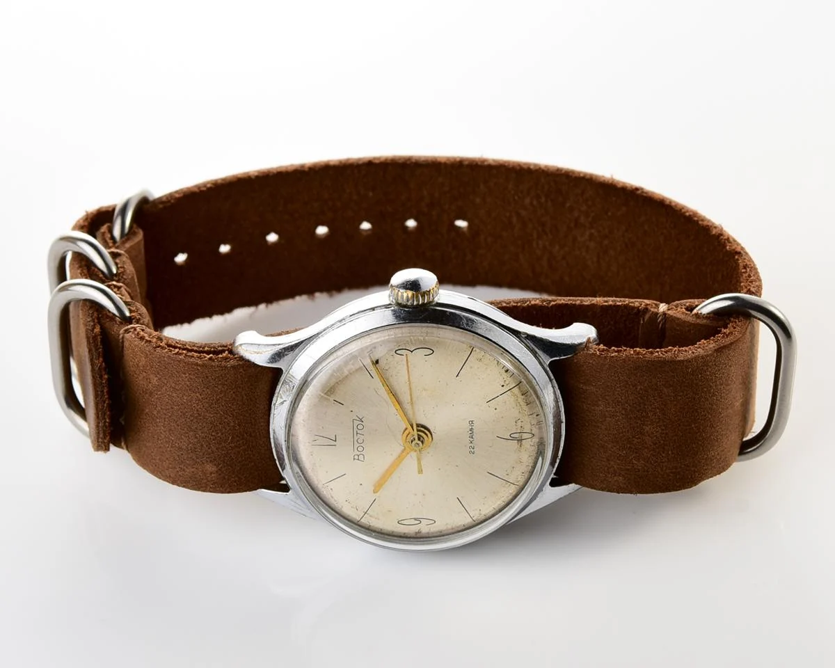Wostok (Vostok) mechanical wrist watch with 22 jewels precision movement