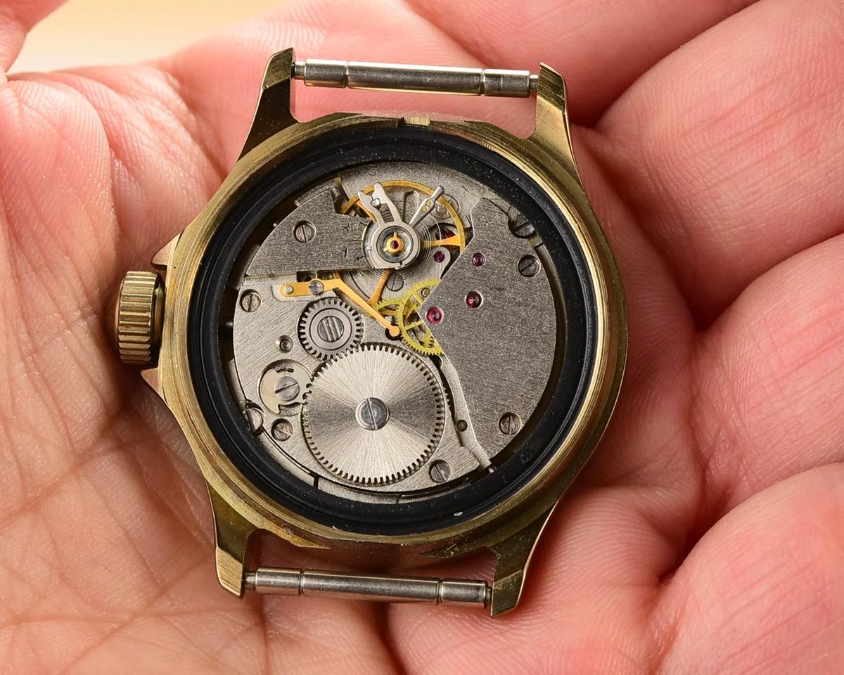 TIME CAPSULE: Vostok Commander’s Junior mechanical watch – New Old Stock (NOS)!