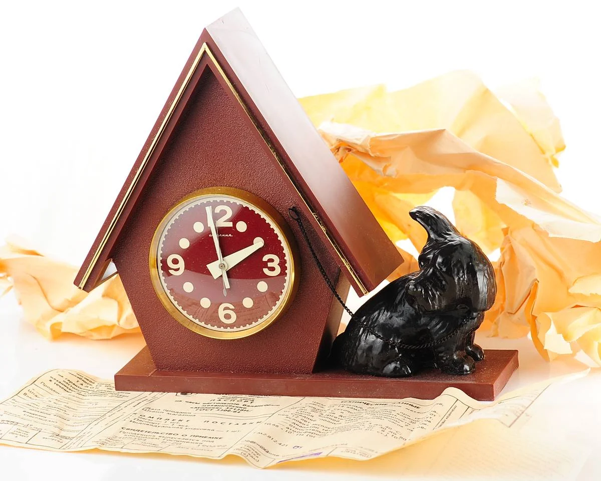 TIME CAPSULE: Molnija table clock (NOS) - 9 days power reserve!