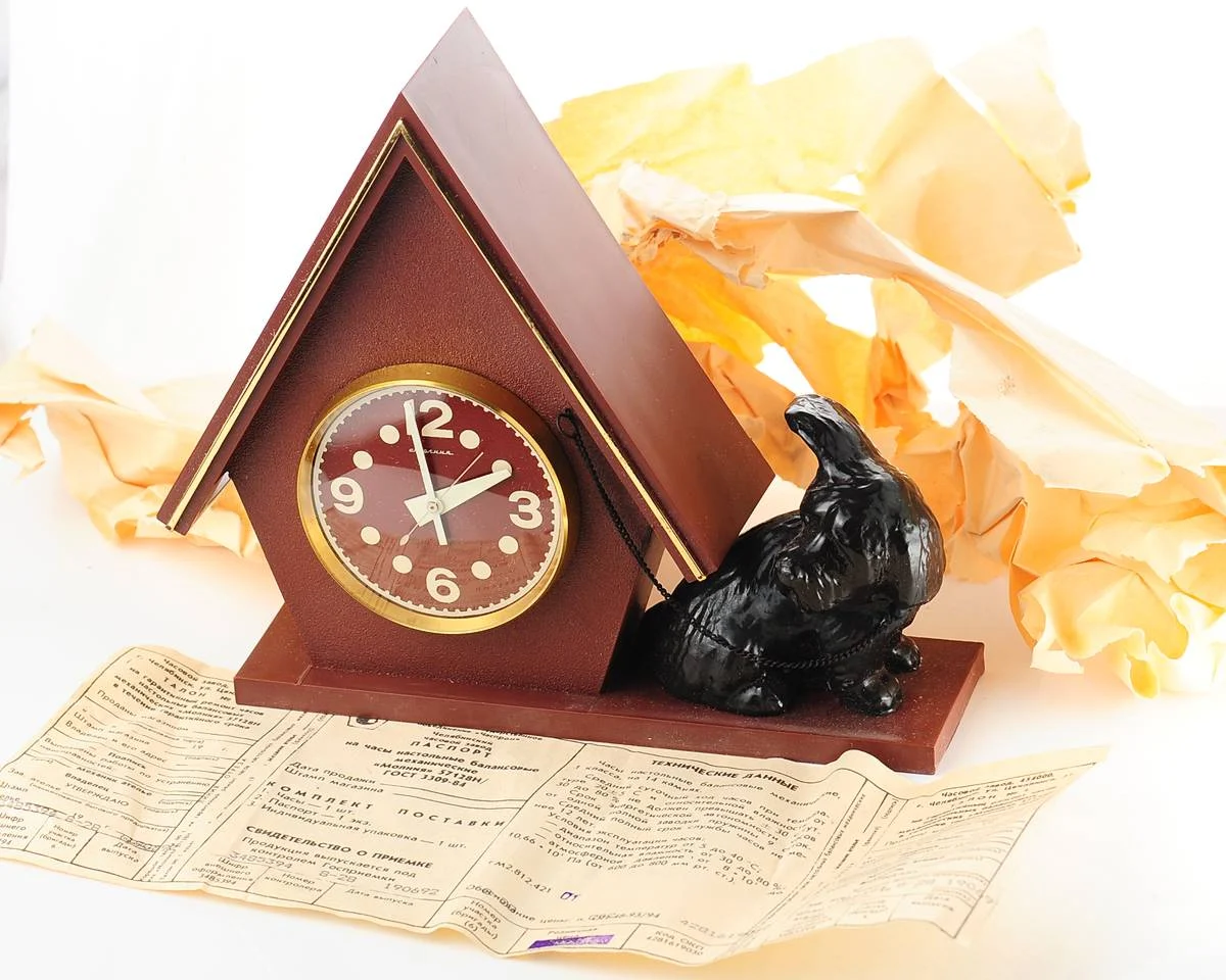 TIME CAPSULE: Molnija table clock (NOS) - 9 days power reserve!