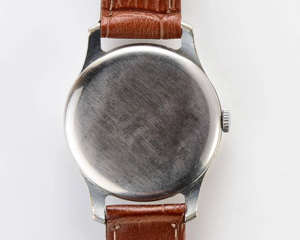 Excellent vintage Soviet mechanical Pobeda wrist watch from 4th quarter 1956