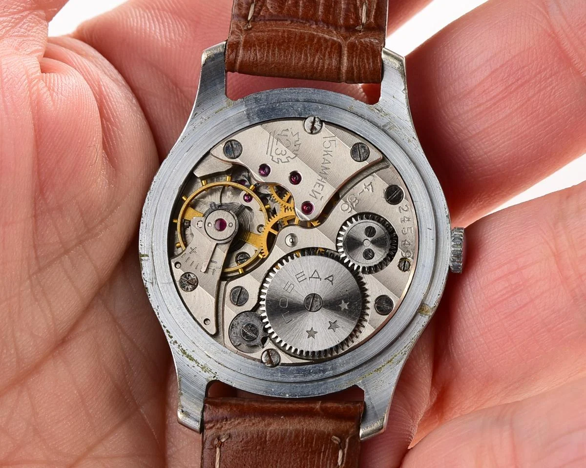 Excellent vintage Soviet mechanical Pobeda wrist watch from 4th quarter 1956