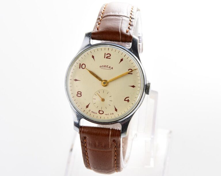 Excellent vintage soviet mechanical POBEDA wrist watch from 4th quarter 1956