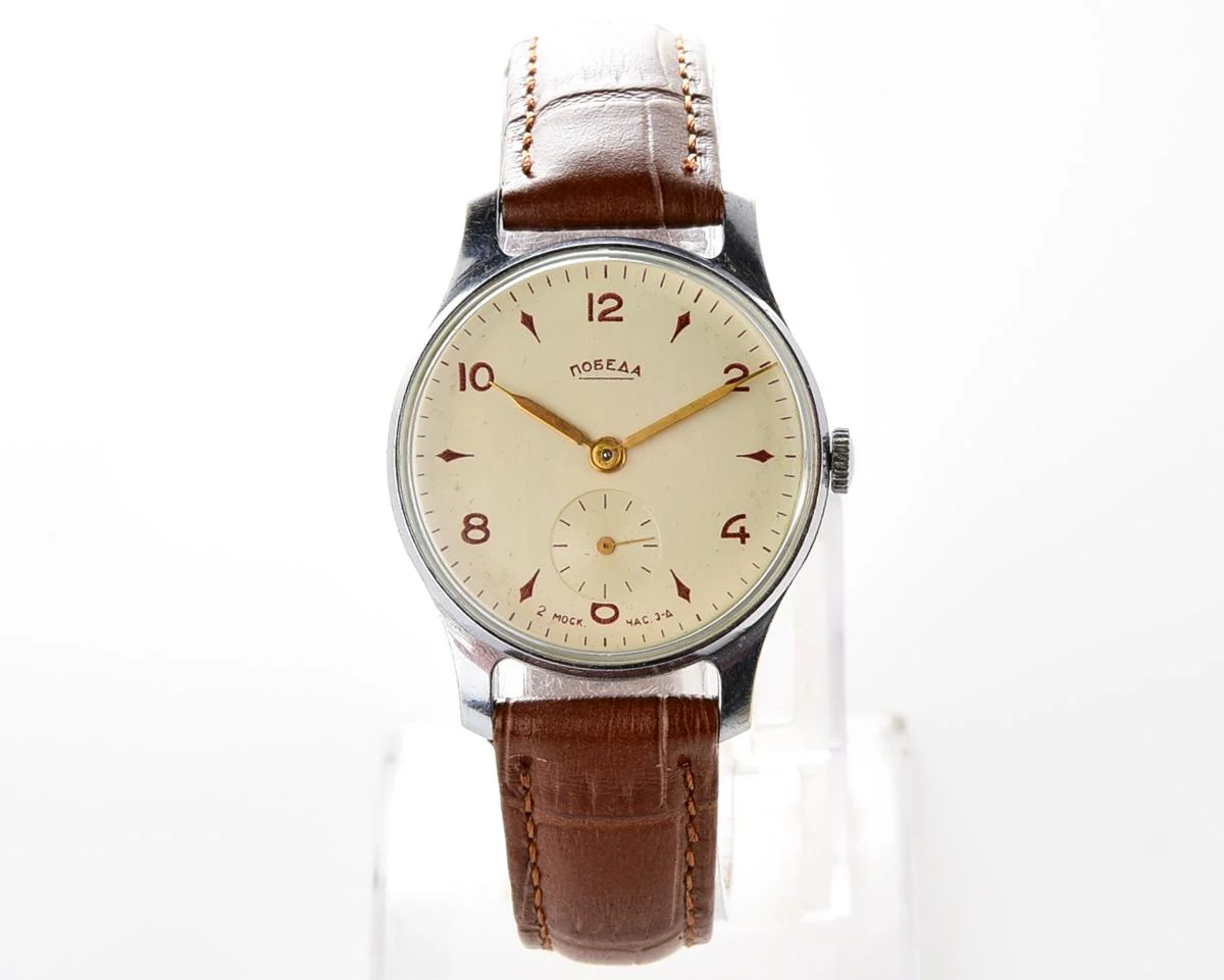 Excellent vintage Soviet mechanical Pobeda wrist watch from 4th quarter 1956