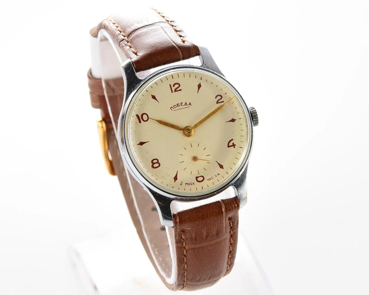 Excellent vintage Soviet mechanical Pobeda wrist watch from 4th quarter 1956