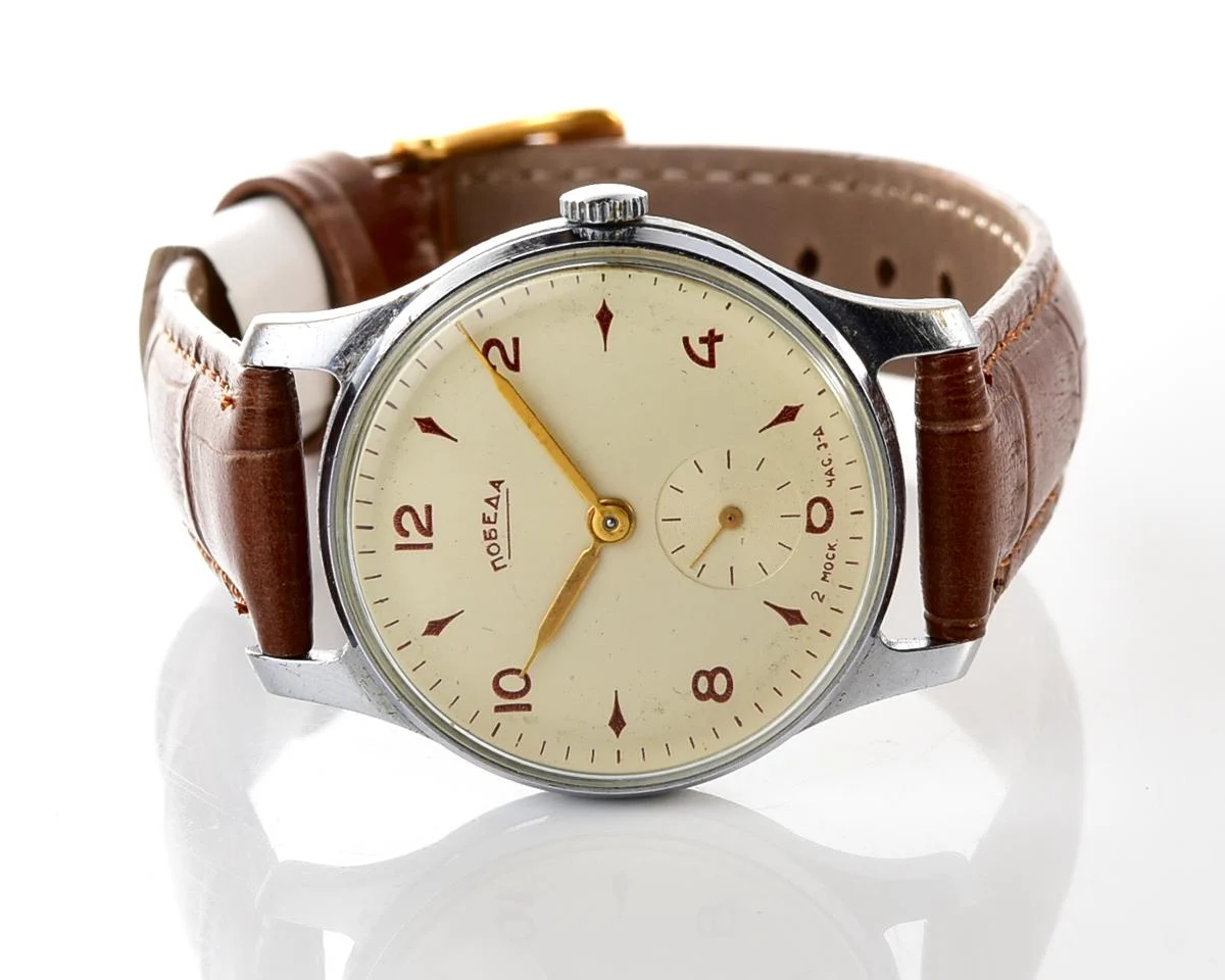 Excellent vintage Soviet mechanical Pobeda wrist watch from 4th quarter 1956