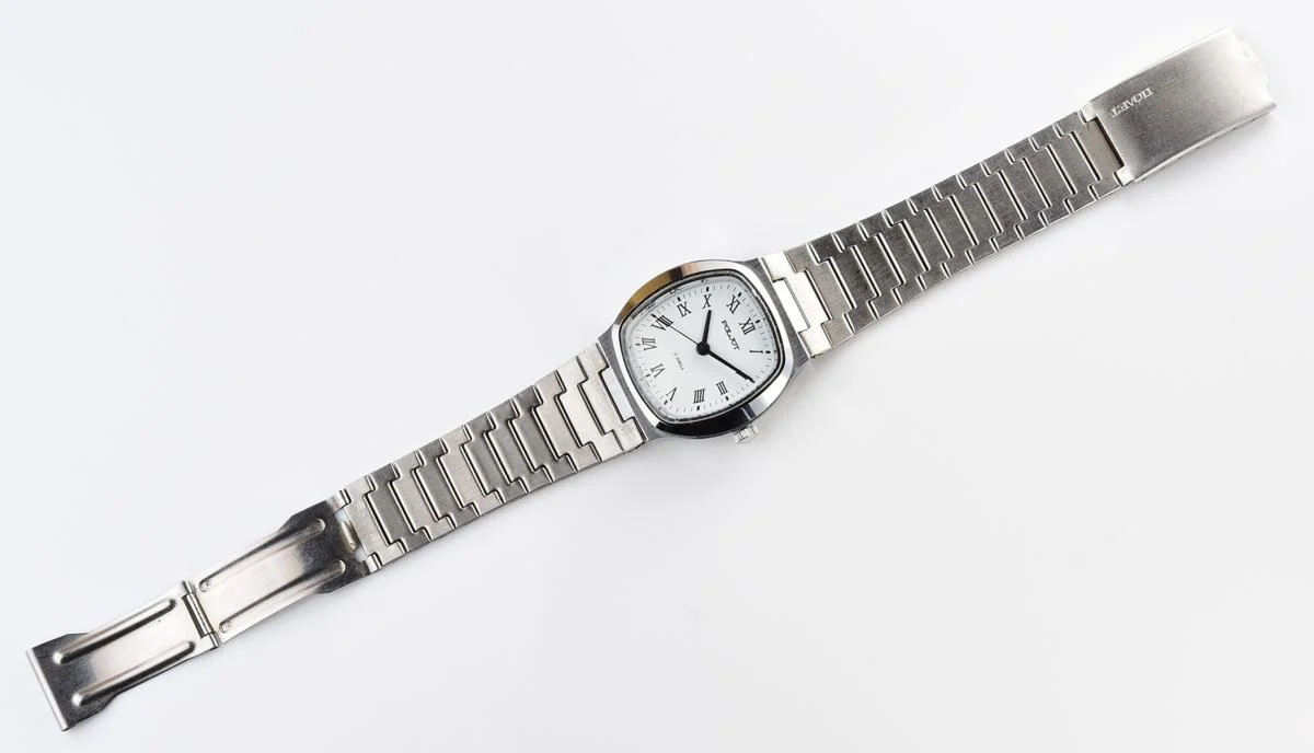 Soviet Poljot mechanical wrist watch with integral bracelet