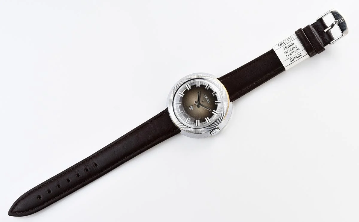 Large vintage Raketa mechanical watch