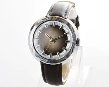 Large vintage Raketa mechanical watch
