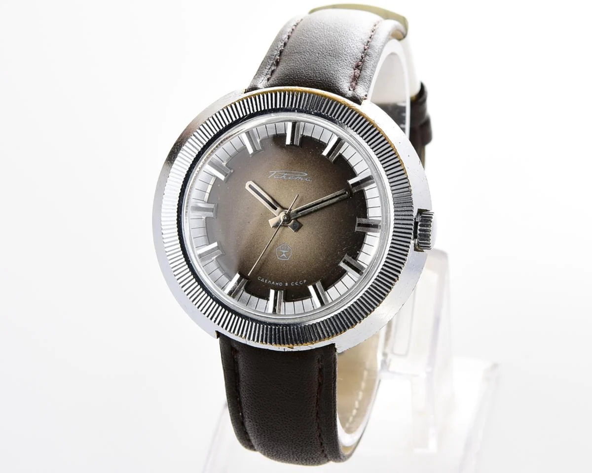 Large vintage Raketa mechanical watch