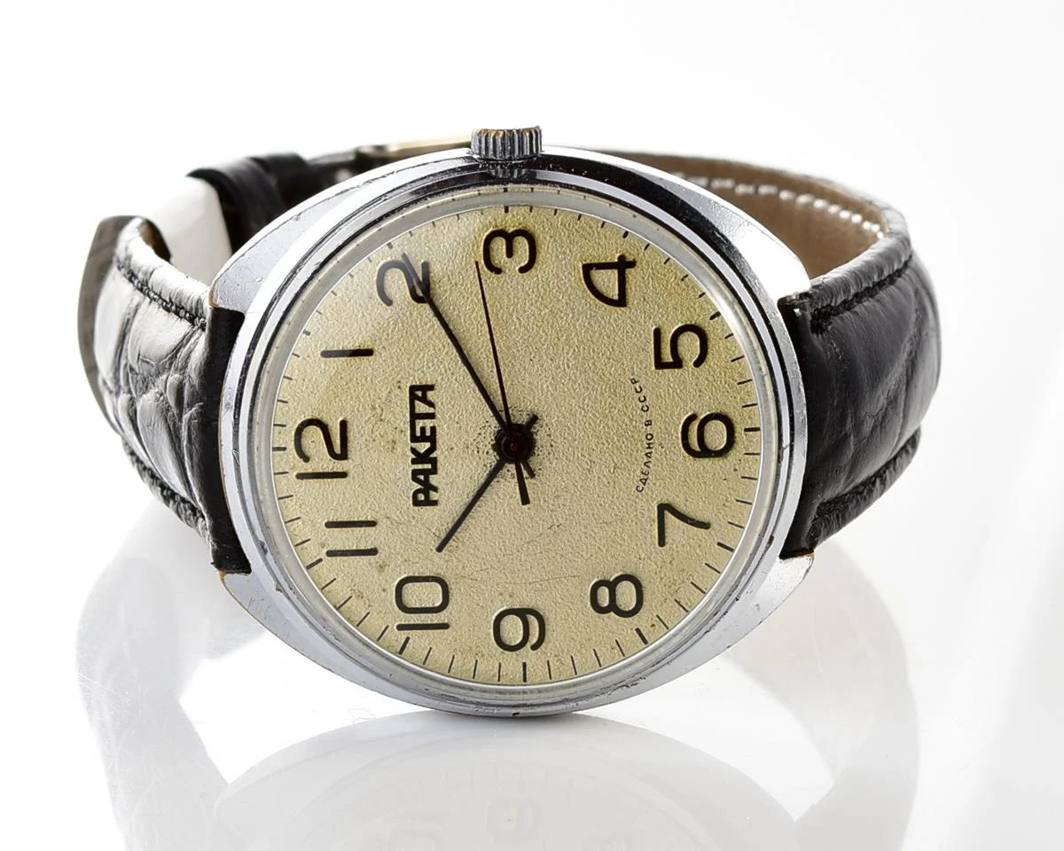 Large vintage Raketa mechanical watch