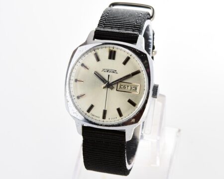 Vintage soviet mechanical RAKETA with automatic self winding movement