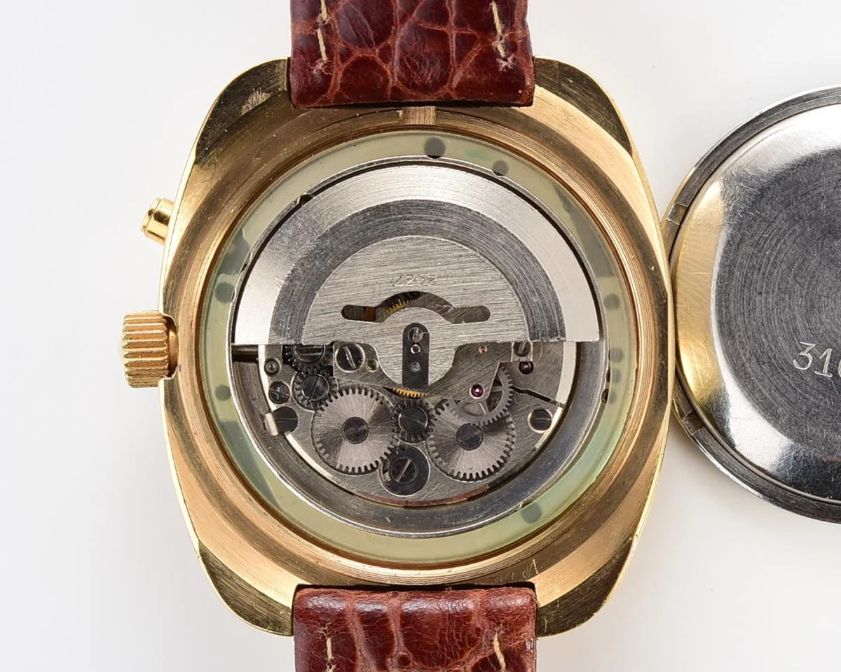 Slava Soviet gold-plated mechanical vintage watch – automatic self winding movement